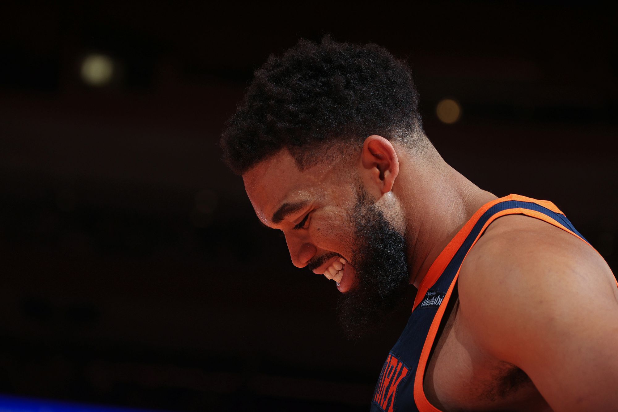 لا يمكن أن نترك! المدن: الزي الأسود لفريق Timberwolves رائع حقًا. من الغريب أنني لا أرتديها.